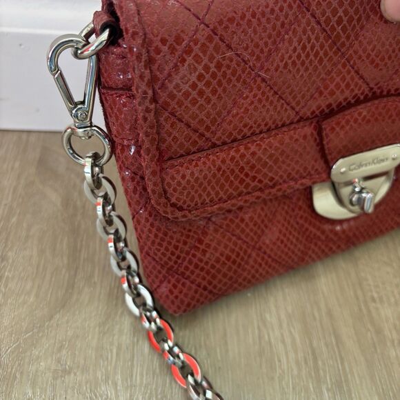 Calvin Klein Red Quilted Faux Python Crossbody Bag Chain Strap 8"x5.5" Y2K - Picture 12 of 14